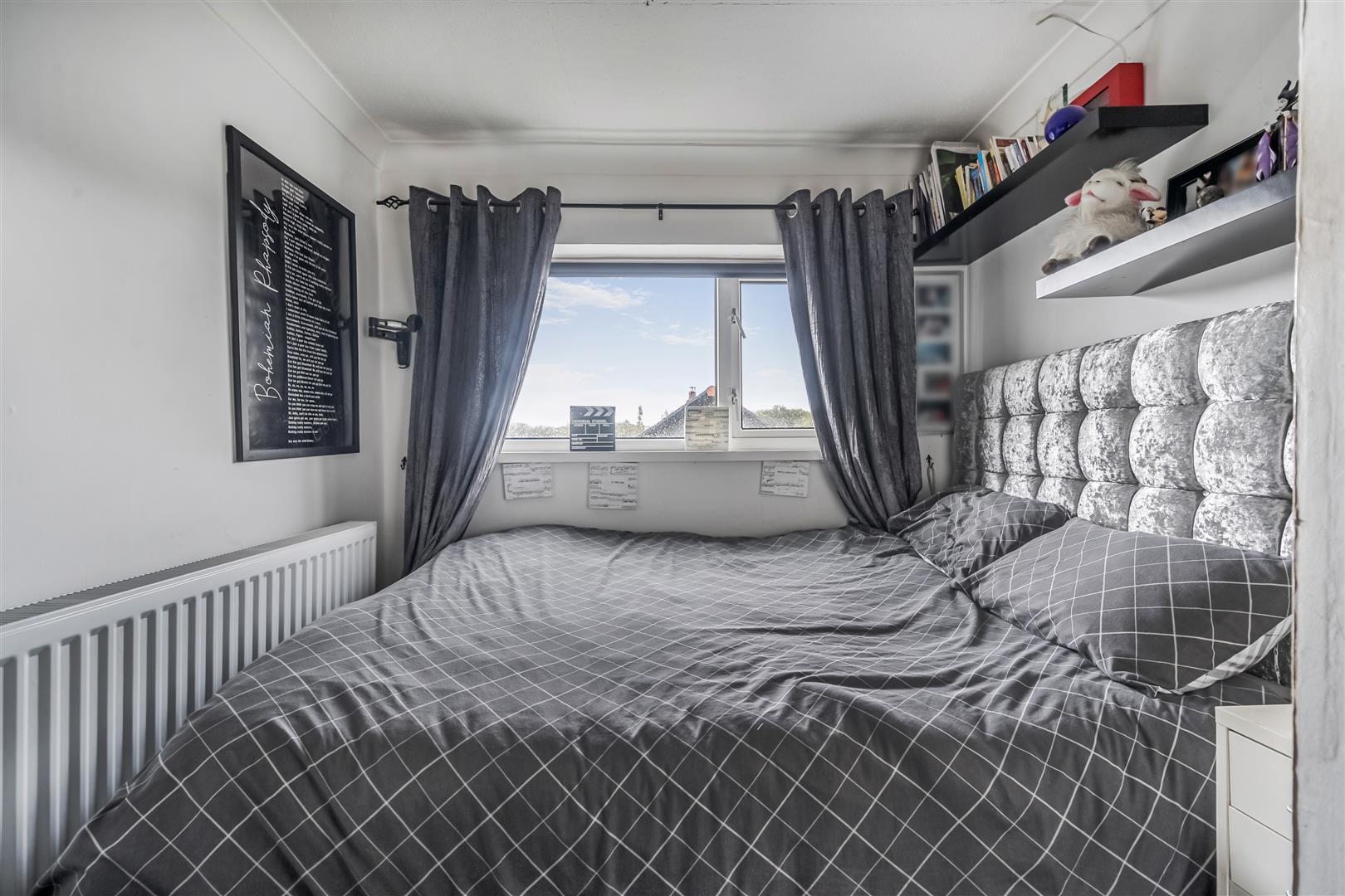 Pentre Road, Grovesend, Swansea, SA4 8DD